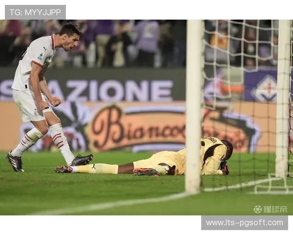 门将扑点后指天纪念去世恩师,温情一刻 门将扑点后指天纪念去世恩师,温情一刻