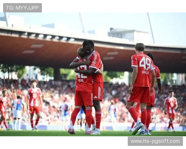 从青训到首发:拜仁年轻球员卡尔和迈克获得登场机会 从青训到首发:拜仁年轻球员卡尔和迈克获得登场机会